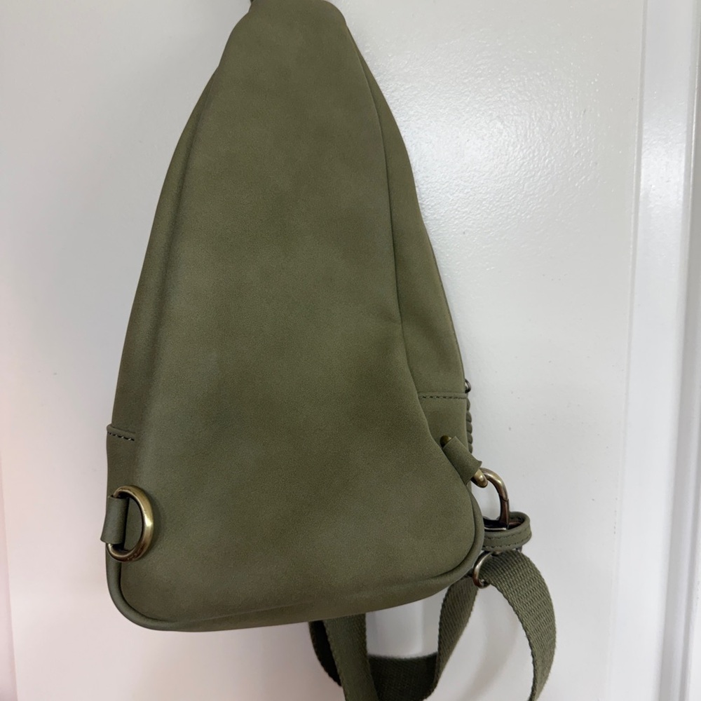 Antik Kraft Sage Green Sling Backpack - Picture 2 of 4